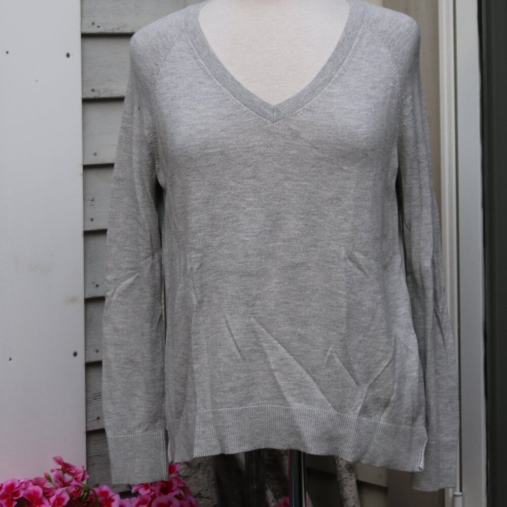 Banana Republic Heather Grey V-Neck Sweater w Lightweight Woven Poly Back Sz SP